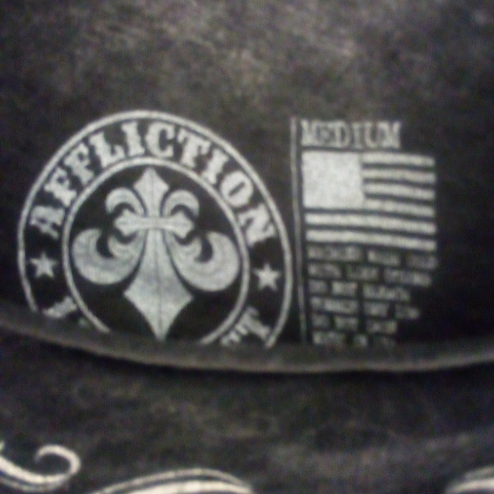 Affliction top - Picture 4 of 4